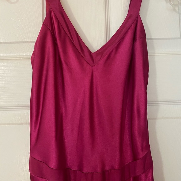 💕 Fuschia open back dress/gown 💕 - Picture 2 of 5
